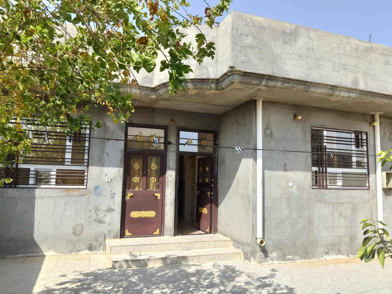 بيت للبيع بختياري   الثاني جوه
200متر
فول سراميك وسقف ثانواي  
الاستفسار اتصل ***********
