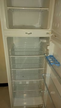 ثلاجة • شبه جديدة • العامريه