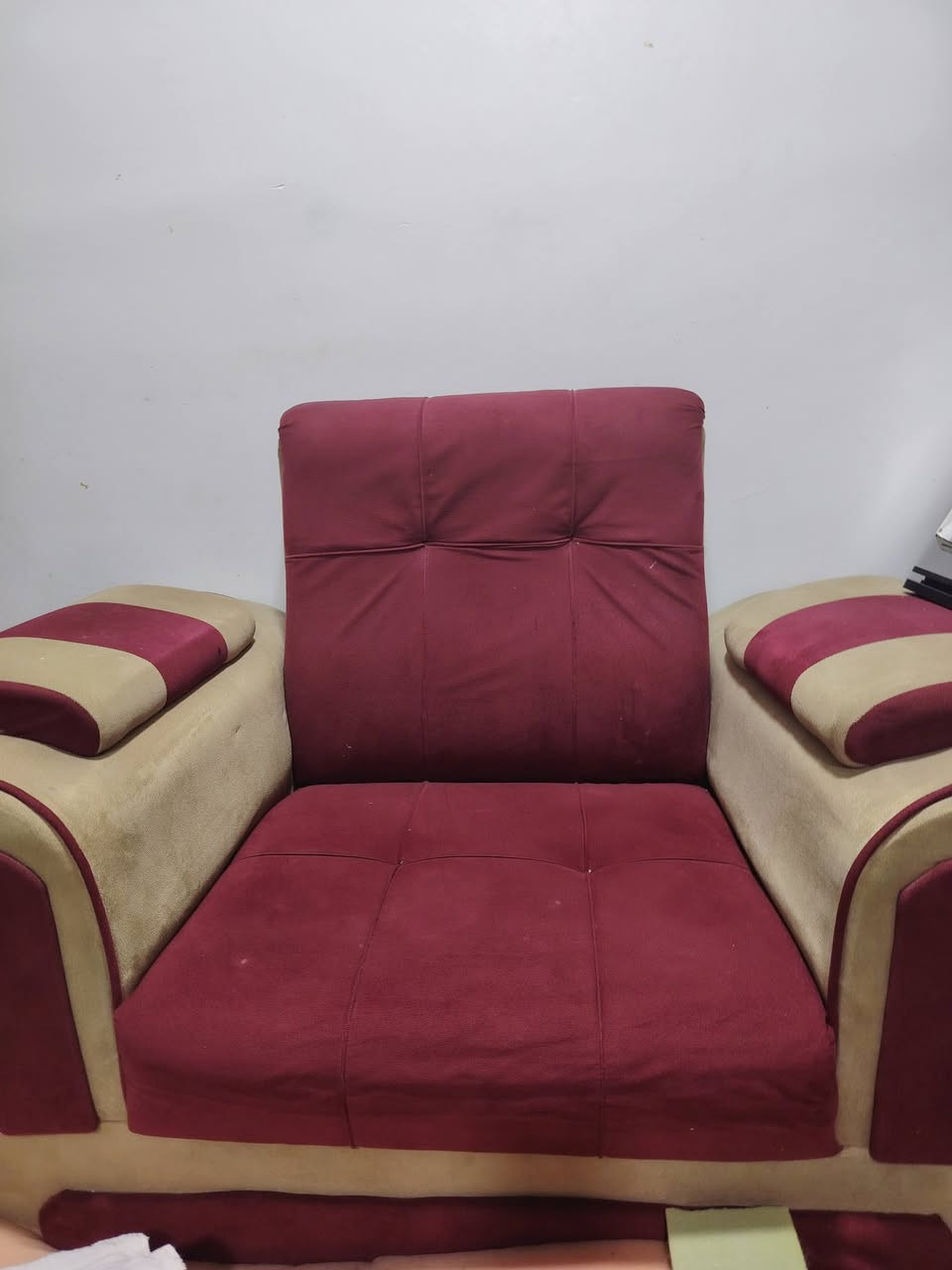 تخم قنفات كبار عدد 2 وحده وسط واثنين زغار  سعرهن 50 الف للتواصل ***********
