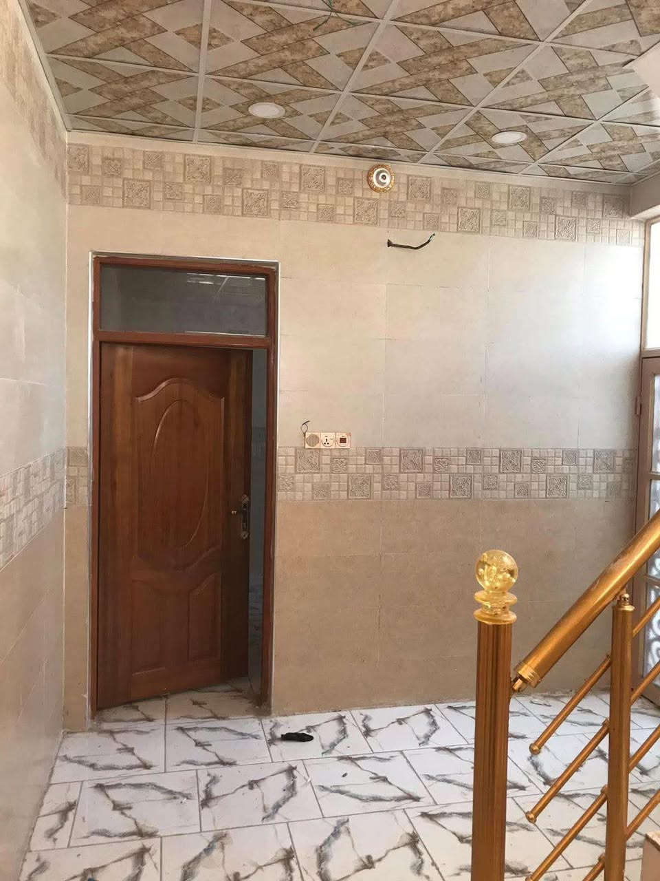 بيت ايجار ٥٠ متر مكانه حي النداء إيجاره ١٧٥ وره علوت تفاحه ***********
