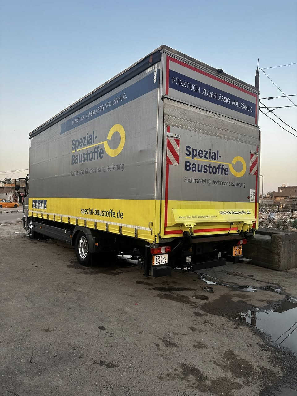 سلام عليكم اتيكو 2019 ماشيه 500 طول 7وربع ارتفاع 285 فول موصفات شاشه جبيره وريموانت وصوبه جوبلس امامي خلفي
سياره كامله ع اخره حبايه 

‭0770 437 6448‬
