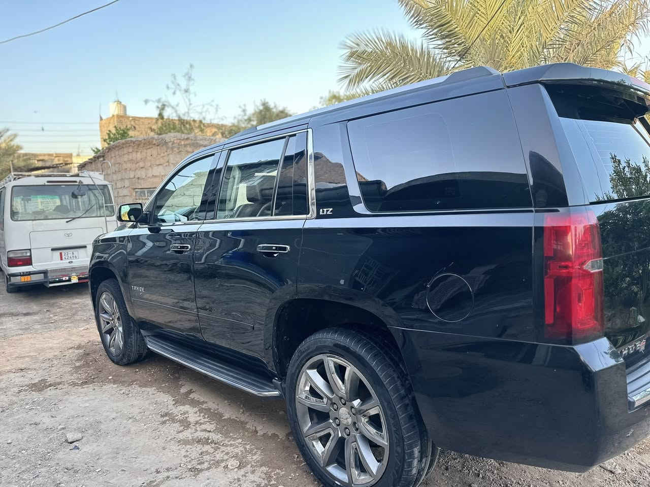 سلام عليكم
#للبيع   CHEVROLET  LTZ
تاهو 2017  خليجي
السيارة ماشية  (150) الف كيلو متر 
سنوية وهزة كلة جديد بسمي رقم بغداد 
📌 السعر // 347 $
المواصفات //LTZ                        
فول مواصفات ١/١ 
٨سلندر 5300
سلايد(فتحة قمارة)
كراسي جلد اصلي
كراسي اثنين كهرباء
كراسي هزار( عند اقتراب السيارة من اي شي )
كراسي خزن(ميموري)
كراسي(تدفئة+تبريد)
كراسي خلفية كهرباء
كراسي خلفية تدفئة
تبريد خلفي شاشة
شحن الهاتف لاسلكياً
ثلاجه
رادار
كروس سرعة
داتا شو DATA SHOW
خمس بصمات
فول تحكم استيرن(جهتين امامي+جهتين خلفي)
استيرن كهرباء
استيرن تدفئة
شاشة عرض الاعطال
صندوك كهرباء(شفط)
نظام السير على الخط
دبل كير(عادي+اوتوماتيك)
دبل حساس(امامي+خلفي)
نظام تحكم بمستوى الضوء الداخلي
مانع تزحلق
منضومة زنون
پدل كهرباء(تحكم كهربائي بالبريك والبانزين)
نظام فتح الابواب لاسلكياً
فور ويل
شاشة امامية كبيرة اصلية
شاشة خلفية DVD اصلي 
كامرة خلفية 
تشغيل عن بعد
قاصة سرية
دوسات كتابة CHEVROLET
اشارة بالمري
مري كهرباء(شفط)
لايت عدسة زنون
لد امامي
سستم_صوت
 
مكان السيارة كربلاء 
‏للاستفسار الاتصال على ***********
