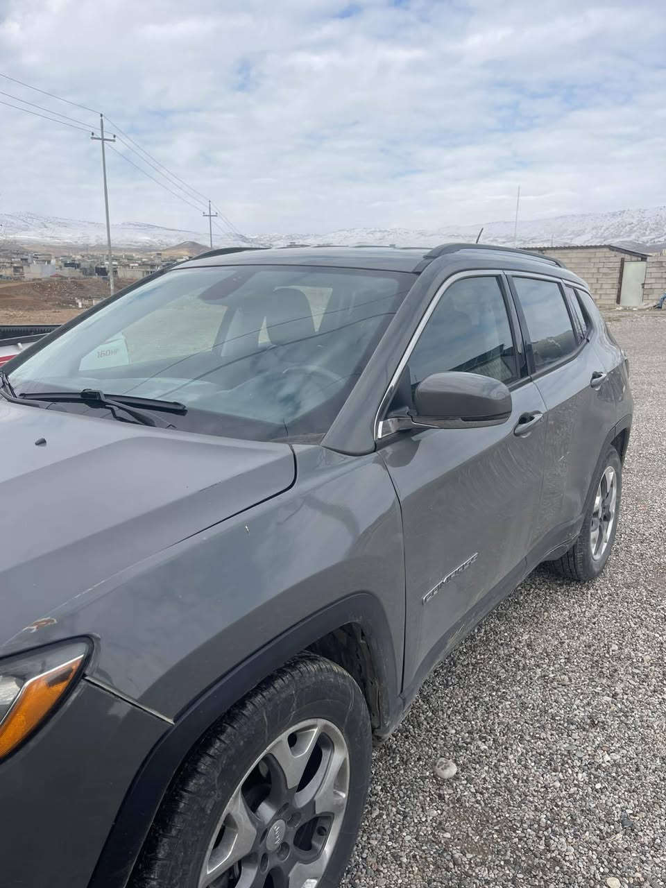 جێب کۆمپاست 2019 بەس بۆنیتی بۆیاخە گۆڕاوە ناوی نەگرتوە فول مواسەفاتە بەس پاڕۆنما نیە دەنا کوشن هیتەر 
تەبرید مەرکەزی 
شاشە گەورە 
سوکا فۆلیۆم 
سەنەوی ماوەتی نیزیک ساڵێک بەسەر چێت 
سەیارەکە جایزە 
3520هەزار غرامەی لەسەرە بۆت دەگێڕمەوە  
شوێ کۆیە 
***********
***********
گۆڕینەوەش دەکەم بە پیکاب نیسان كويسينجاك, أربيل
