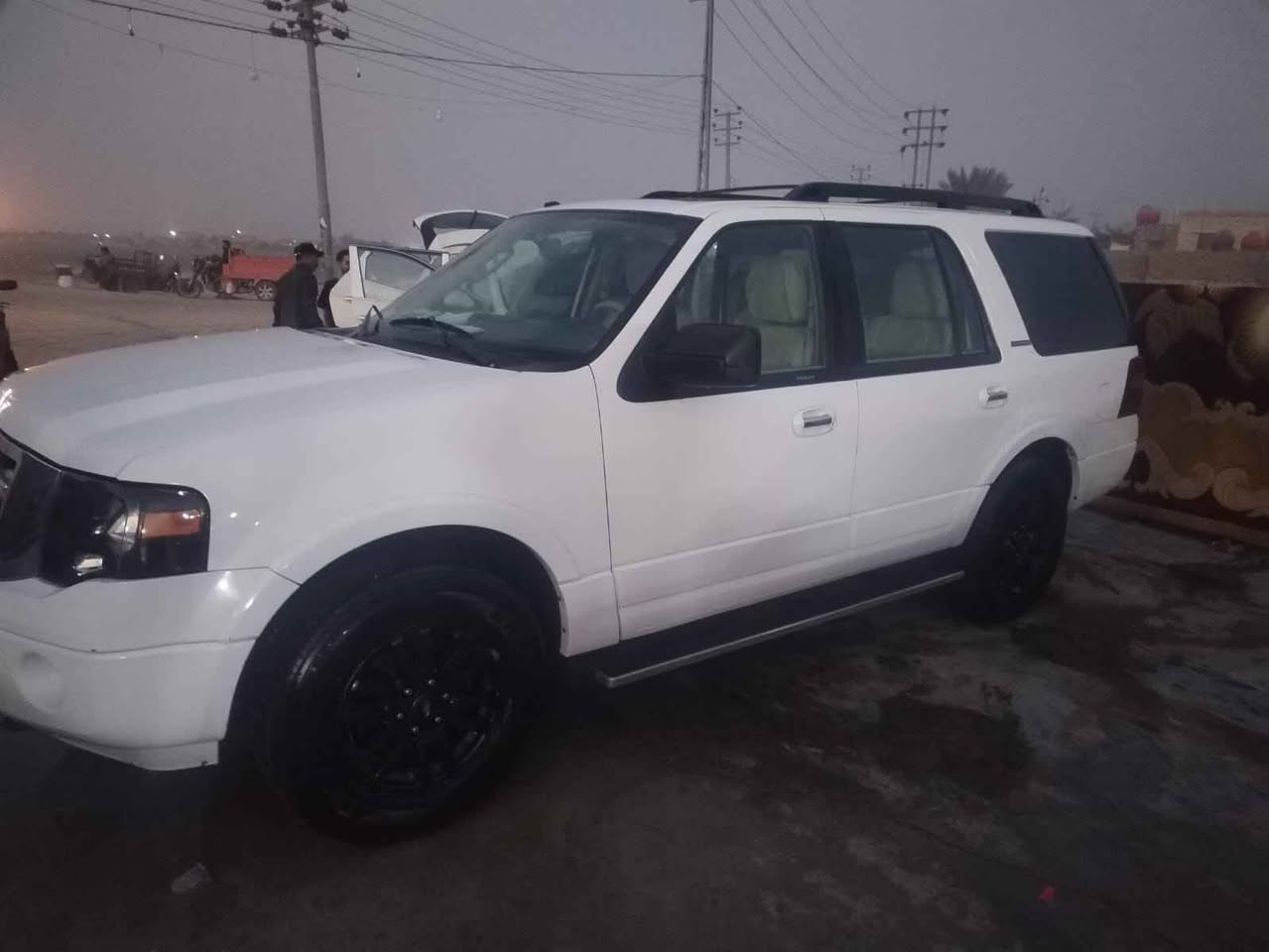 فورد إكسبيديشن ٢٠١٣ كفالة عامة رقم بصره جديد العنوان البصرة قضاء المدينة هـ ***********
السعر 180 غير متواجد على الإنترنت. البصرة, العراق
