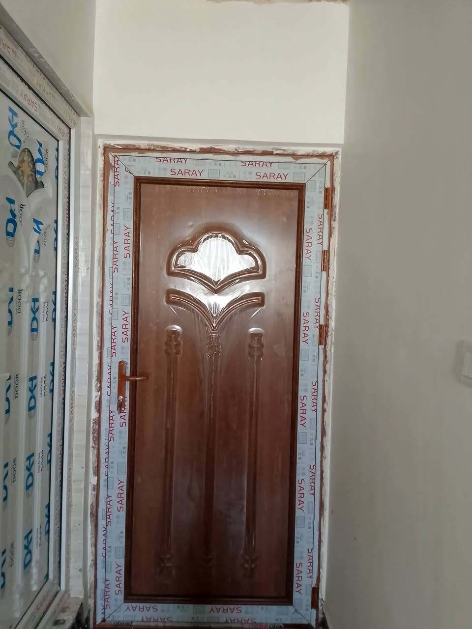 🚪 باب PVC تركي 🔥
💰 بس 115 ألف ويشمل الشد داخل النجف
🪟 شبابيك PVC دبل جام + تور مانع ذباب
📏 المتر بـ 65 ألف فقط
📞 *********** – ***********
#أبواب #شبابيك #PVC #النجف #ديكور #عزل_صوتي #تركيب_أنيق
