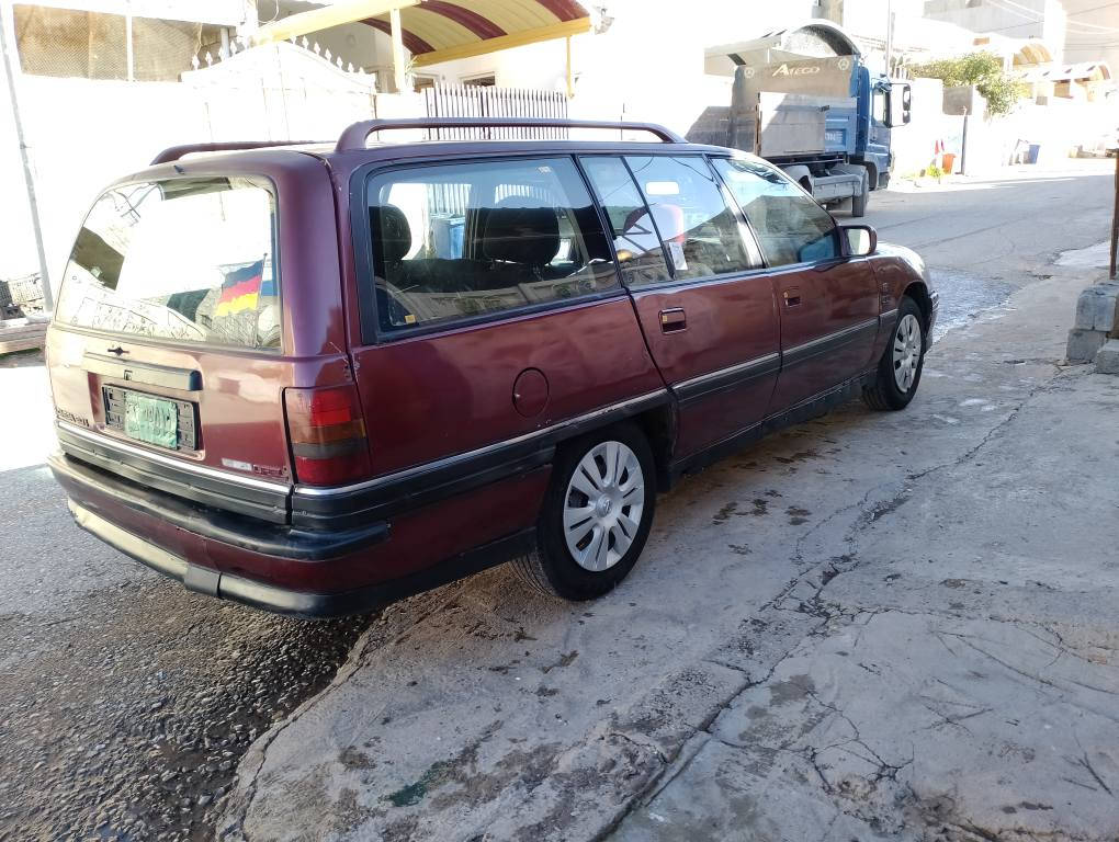 OPEL OMEGA 
MODEL1993
MAKENA 20
GER عادی
ئۆپڵ ئۆمێگاسێشن گێڕمەکینەئەکسل هەموشتی بەشەرت ئاڕم پلاستیکە دیوێکی زۆر کاڵ بویتەوە
بەشەرتی نادەم ڕەقەمەکانی ئەسلیەچرکەی تێدانیە
مەکینەهەڵمیشی نیە
ناوی جوانەکارەبای مەزبوتە
سعر11$مەجالێکی زۆر کەم
شوێن هەولێر بەحرکە
ژ.م..***********
بەس فرۆشتنە أربيل, العراق
