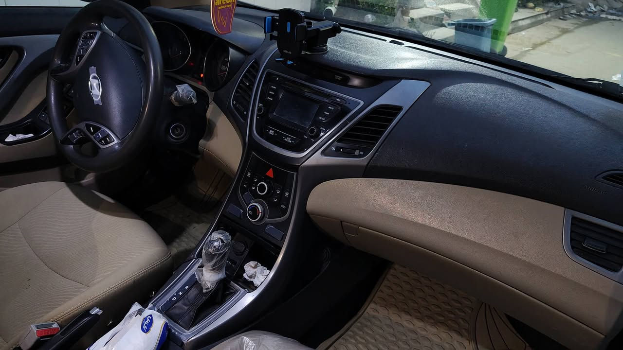 النترا 2016 وارد امريكي
محرك دوش 2000 ماشيه 120 الف
بأسمي تحويل مشروع وطني 
تبديل الچاملغ الايسر والبنيد فقط( اصليات)
محرك گير كفاله 
حداديه جديده قبل شهر مسويها امامي وخلفي 
تبريد تدفئه شغال 
تحكم ستيرن +مثبت سرعه 
كاميرا خلفيه 
4 تايرات جدد
السياره جاهزه من كلشي 
السعر 110 ...
ب105 ماابيع
***********
‏‪0776 501 9184‬‏
