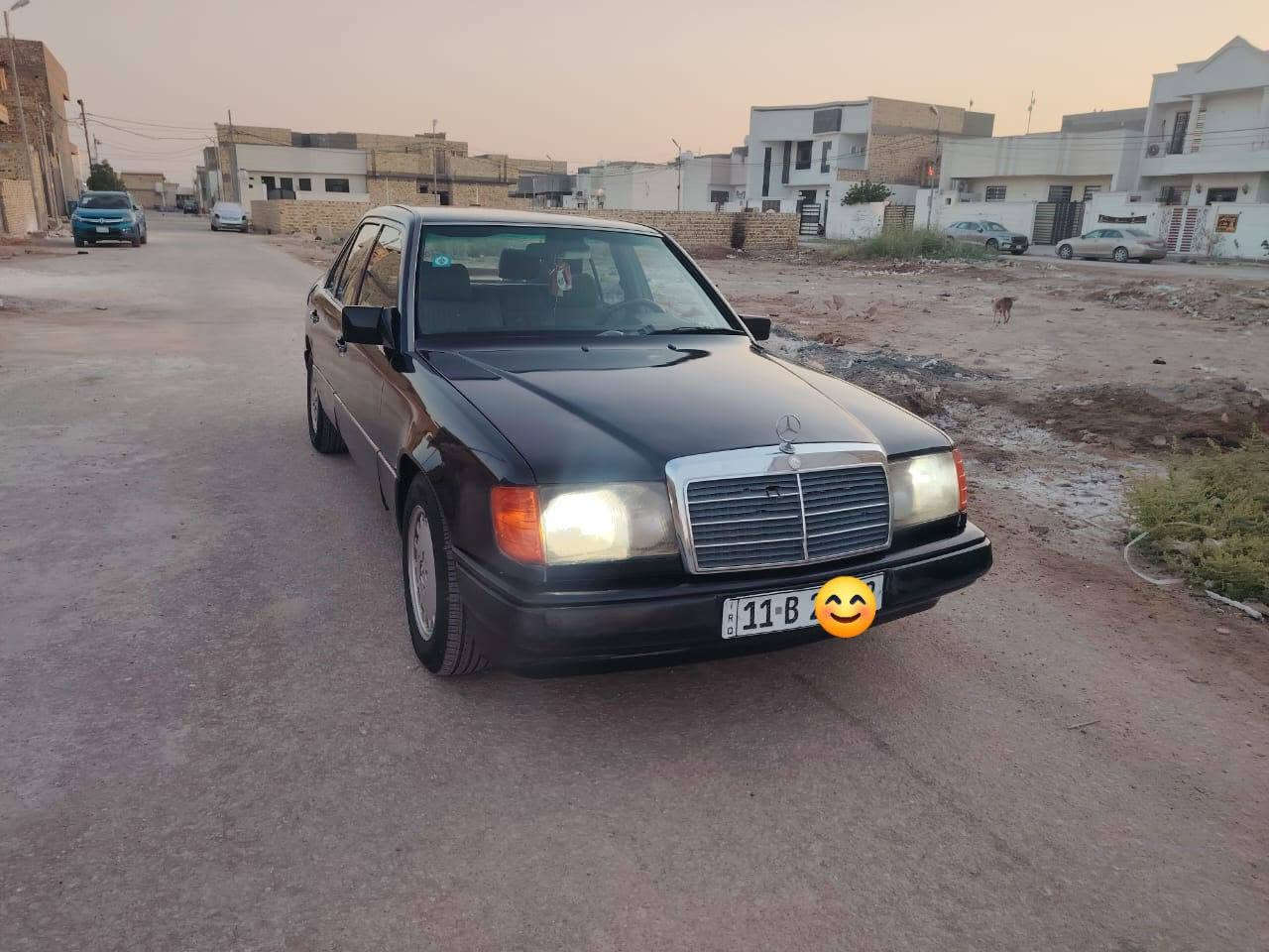 السلام عليكم للبيع مالسدس دب حجم 300  موديل 1992 سياره جديده مكفوله من ضربه قواعد دبلات بلاد امامي وخلفي محرك وكير ملكه كارتون 3000 مال حاويه حداديه أماميه وخلفيه جديده تخم تاير ستوني شاده ماعايزه برغي ترايك 200كهربائيات كلها شغاله فتحه بلقماره جام كهربائي 4 رقم بغداد دولي سنويه مجددة 2030 مكان سياره الديوانية السعر 38 وبيهه مجال بيع مستعجل ***********
