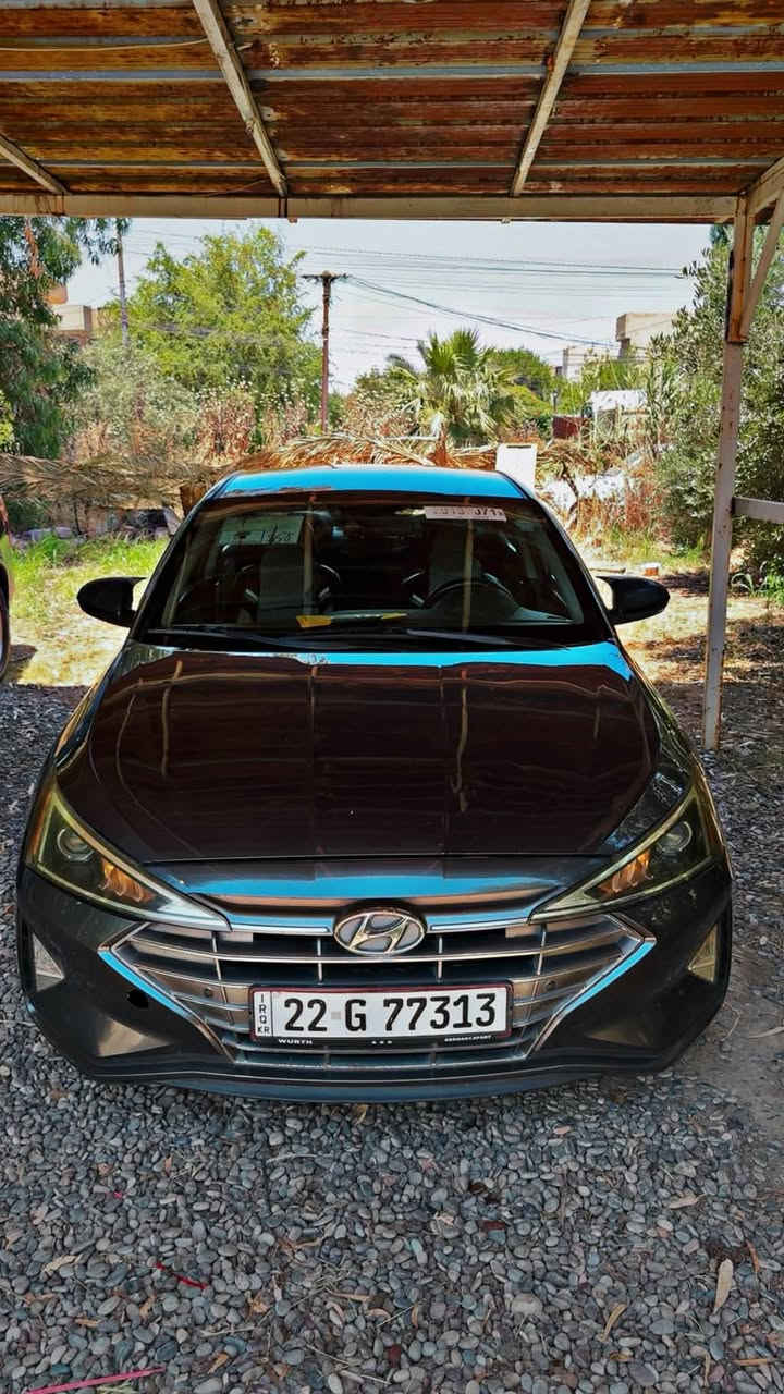 للبيع | هيونداي إلنترا 2020 أمريكي 🚘
✨ سيارة نظيفة ومميزة، اقتصادية بالوقود ومناسبة للاستخدام اليومي والسفر

🔹 الموديل: 2020

🔹 المحرك: 2.0 لتر – 4 سلندر

🔹 ناقل الحركة: أوتوماتيك IVT

🔹 نظام الدفع: أمامي (FWD)

🔹 الوقود : بانزين عادي وليس محسن

⚠️ الحادث جاملق فقط بدون دواخل 

📌 المواصفات:

✅ شاشة لمس أصلية

✅ Apple CarPlay & Android Auto

✅ مكيف أوتوماتيك ثنائي التحكم

✅ تحكم استيرن

✅ مثبت سرعة

✅ دفع امامي  FWD

✅ زر الـ Drive Mode مع اربع وضعيات قيادة

✅ لايت LED بلاد

✅ نظام المحافظة على المسار (Lane Assist)

✅ نظام مراقبة النقطة العمياء (Blind Spot)

✅ نظام الثبات الإلكتروني (ESC)

✅ منافذ USB وشحن 12V و AUX

✅ مرايا كهربائية

✅ وسائد هوائية متعددة

✅ سيارة اقتصادية وعملية

✅ يدات ابواب نيكل

✅ نظام الصوت محدث الى JBL

✅تايرات ممتازه 

✅ هيكل خارجي ممتاز جدا مع ملاحظات طفيفه غير مرئيه

✅ طخم مع كهربائيات مع محرك مع كير 100%100

📍 الموقع: الموصل الجانب الأيسر

💰 السعر المطلوب: 130$ وبيها مجال

السيارة جاهزة للفحص والمعاينة، والحمد لله بحالة جيدة جداً

للأستفسار أكثر اتصال أو واتساب

***********

***********
