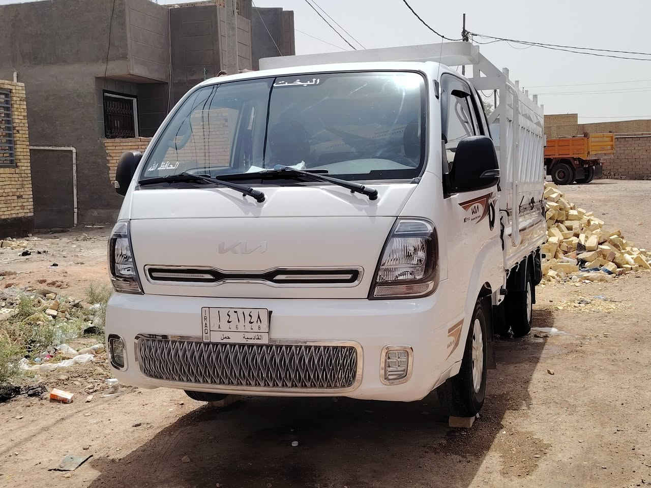 سلام عليكم كيا بنكو للبيع 2023سياره كفاله عامه عده زلغ بسيط بل باب كير محرك حداديه تبريد. تخم تاير جاهزه للخير سياره ماعايزه برغي بسمي تحويل مباشر ماشه 80الف سياره بيه محجر تسگام تنباع هيه ومحجره بس ماعدي صور له بل محجر سعر 155وبيه مجال بسيط حك جيه مكانه دوانيه البدير اي ستفسار اتصل ***********
