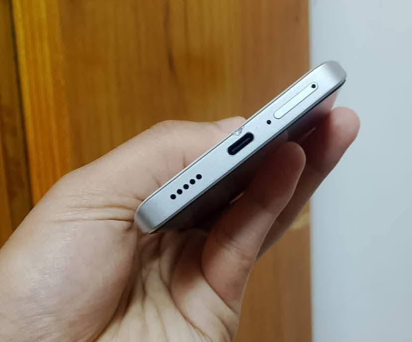 Redmi Note 13 Pro+ 5G
ذاكرة: 512 
رام 12+12=24
مقاوم للماء AP68
كاميراة: فلاكشب 200MP
ببجي موبايل: 90فريم سلاسة بدون تقطيع
جهاز نضيف ملحقات الكارتون مع شاحنة 67W 
السعر: 380الف بيه مجال بسيط استخدامي الشخصي مراوس: حسب القناعة
العنوان الموصل جانب الايسر :
***********
