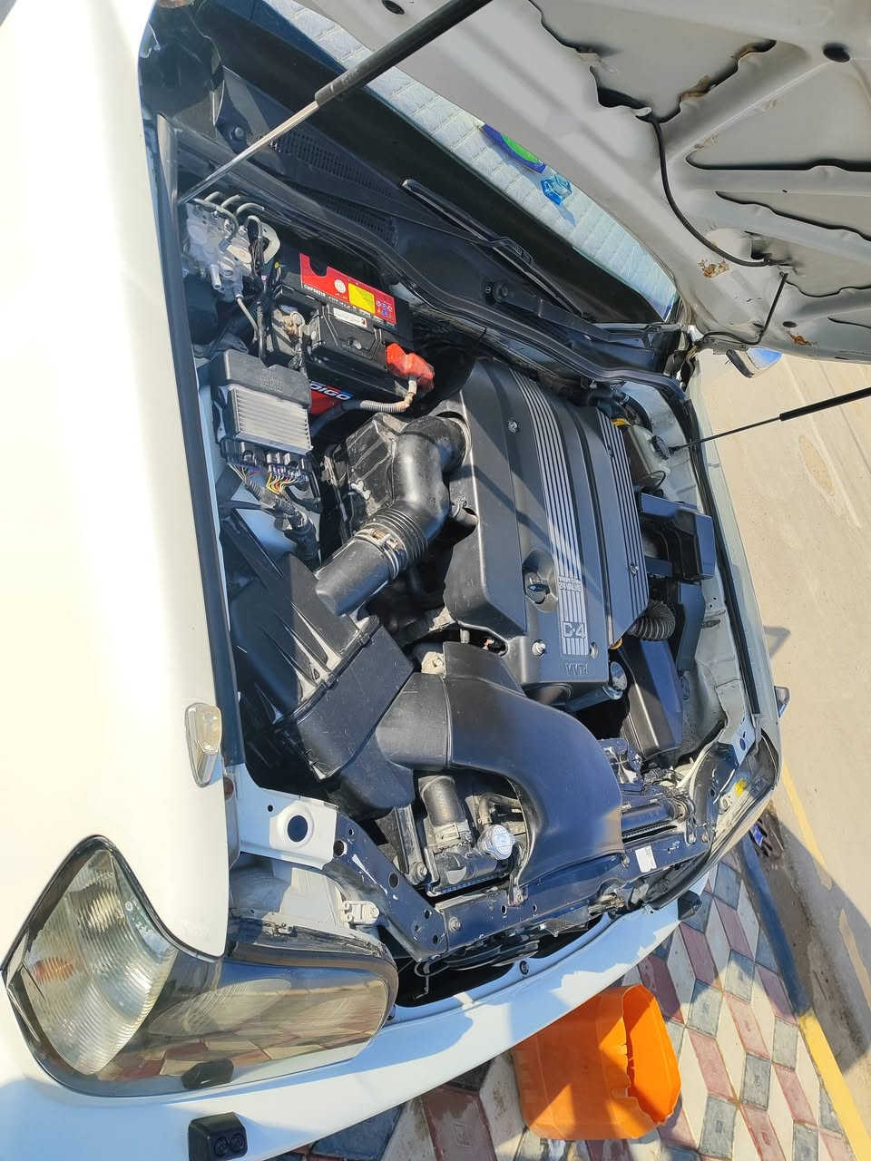 السلام عليكم 
للبيع ملكه موديل 2003 قرار 48شرط التحويل 
سنويه 28
مكفوله كص نقل جثه واصوليات 
موصفات 3دكم اصل كرستال 
مكينه ديفور الجبير 
تخم تاير ويل نجمه جديد 
كراسي كهرباء
برده خلفيه 
تبريد حداديه سياره جاهزه للاخير 
السعر 145وبيها ترهم مراوس 
العنوان بغداد بوابه العراق 
***********
