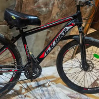 بايسكل للبيع جبلي دبل امامي حجم 26 تايرات واجوابه جدد نوع G.k . Bike ص...