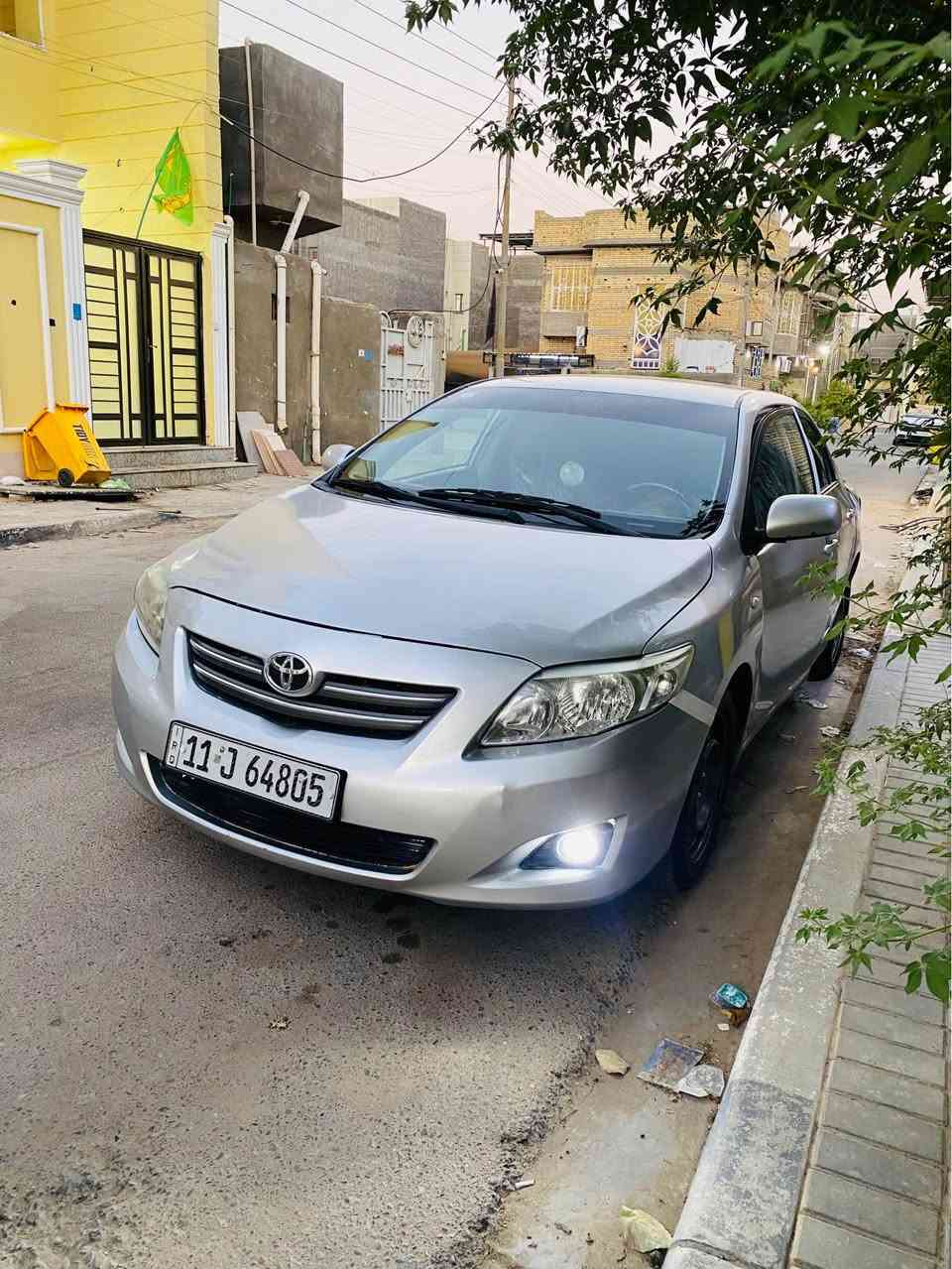 السلام عليكم 
تويوتا كورلا
موديل 2008 
وارد خليجي 
صبغ عام بسبب الجراد 
رقم بغداد دولي
سنويه  جديده تحويل مباشر
محرك وكير مكفولات
حداده نظيفه
تبريد 
ويل وتخم تاير
داخل نظيف
كهرباء كلها شغاله
شاشه وكامره
مري كهرباء
سياره جاهزه ونظيفه
السعر 86 بي مجال بسيط
*********** البصرة, العراق
