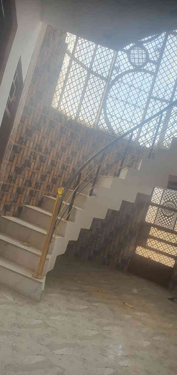 🏛 مكـــــتــــب مــحــــمد الامــــارة للـــعـــقـــار 🏛

🎗 نعلن عن بيع بيت في الدبية الثالثة قربة دائرة الكهرباء 🎗

♦️-- مساحه 200 متر ❗️✅️
♦️-- واجه 10 م ↔️✅️
♦️-- النزال 20 م ↕️✅️
♦️-- عرض الشارع 10 متر ✅️
♦️-- طابق واحد يحتوي على :- غرفتين + هول + اسنقبال + مطبخ + صحيات داخلية وخارجية + طرمة كبيرة + حديقة كبير
.
♦️-- المنطقة توجد فيها خدمات  ماء + كهرباء + بناء

♦️-- السعر بالنقد 110 وبي مجال !!

♦️-- السعر عن طريق المبادرة 115 وبي مجال !!
_______________________________
لـــلاســــتـــفـــســـار الاتـــصـــال عـــلـــى :
📱📱📲📲
*********** محمد الاماره 
*********** رسول الامارة
.
#عنوان_المـــكـــتــب
طشاش الثانية / نهاية شارع الاسعاف الفوري / ركن توزيع عميشة والضباط

🏛 مكـــــتــــب مــحــــمد الامــــارة للـــعـــقـــار 🏛
