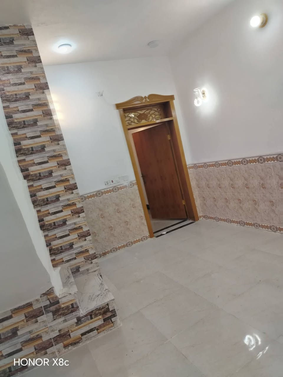 🏡دار للبيع🏡
المساحة: 90 متر مربع

✅ #طابو_زراعي_سند_25_أقرار_محكمه

السعر 33مليون 

الموقع: النجف شارع الصب عمود 317

مواصفات البناء:

غرفة نوم وصاله ومطبخ واستقبال حمامات داخليه وخارجيه ومدخل 

بناء مرتب (أساس + سقف كونكريت + طابوك)

أرضية بورسلين أبو الـ 60

الخدمات:#بعد_عن_سوق_100م

ماء كهرباء مدارس سوق تبليط مولد

للاستفسار والاتصال:

***********
