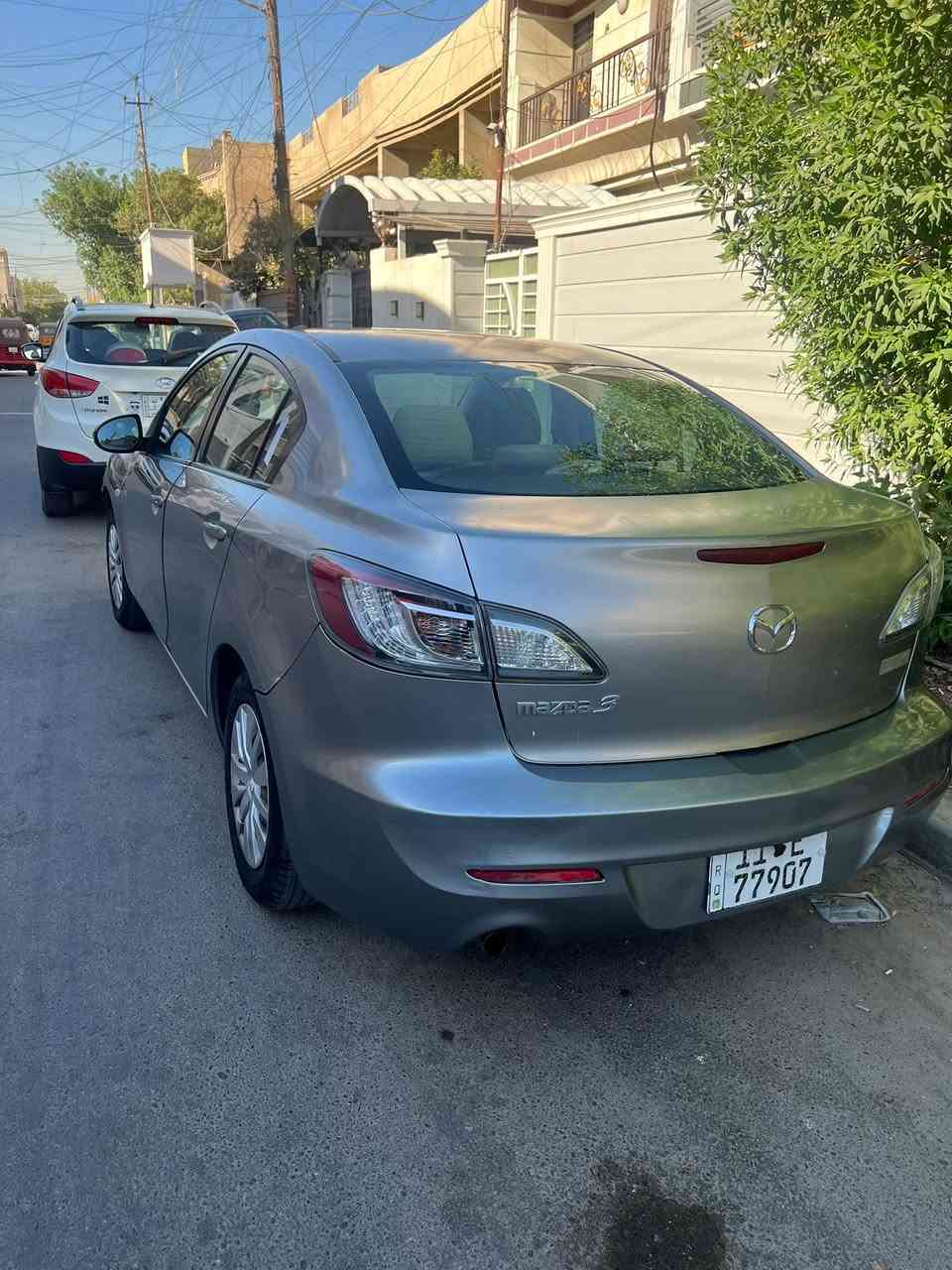 ارخص واحلى مازدا بهل سعر
مازدا زوم 3 موديل 2013 
وارد خليجي 
بيهة 4 قطع فقط جاملغ عكس السائق بيبان ثنين وجاملغ خلفي كلهن عندي صور الحادث مالتهن 
السيارة بدون دواخل بدون لغود وبدون شواصي 
بدون ايرباكات مطاكة 
جدا نضيفة السيارة وجاهزة
تبريد شغال ثلج 
مكينة تحطلهة حتة نفط ومتدك دوانز 
مكينة وكير بلاديات 
السعر 82 ورقة فقط 
العنوان بغداد حي الاعلام 
للاتصال ***********
