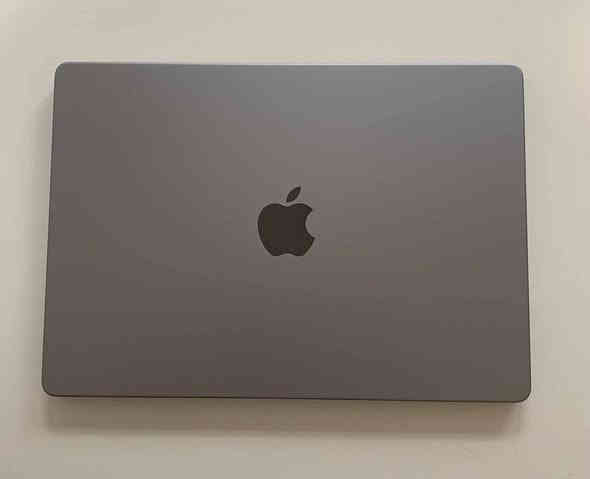 💻Macbook pro ♦️M2 pro 2023♦️
⬛14 inch
➡️512 Gb Hard
➡️16 Gb Ram
♦️Cycle count 69
👌Clean 100 %
🎁Box included
🚛We deliver to all iraq
For more informations call *********** or by messenger
