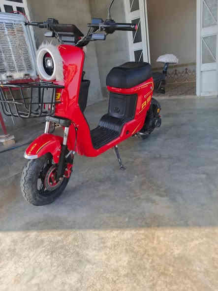 السلام عليكم
يوجد دراجة شحن من نوع R9 شركة وينلي 
الحجم 20 🛑
باتريات 5🔋
السرعة 109⚡
نضافة فول 

وهذا رقمي اذا تريد تستفسر اكثر ***********
