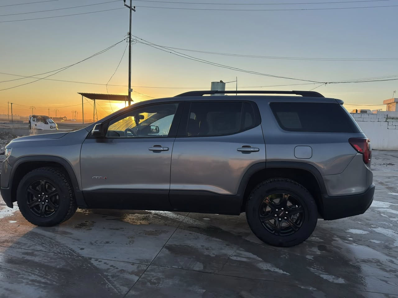 سلام عليكم👋
جمسي اكاديه GMC 2022
AT4اعلى فئه
6 سلندر 
حجم المحرك 3600
7 راكب
فول مواصفات
فتحتين سقف 
رادار أمام  خلفي ➕رادار جوانب
نظام كربلاي 
داتوشو  تدفئه ستيرن 
كشونه جلد تدفئه تبريد➕كشونه الخلفي منفصلات VIP
ليتات led 

مرايات شفط صندوك شفط 
نقطه عمياء 
اهتزاز كشن السائق عند التقرب من اي شيئ
نظام حساس عند ضغط الاطارات بالهواء
نظام إطفاء السياره عند ضغط البريك 
5 كاميرات 360 درجه
كير دكم 
ماشيه 55kmالف
رقم اربيل جديد سنويه جديده شرط التحويل 
ضرر السياره موجود بل صوره 
مكان السياره اربيل 
السعر 240وبي مجال  
للأستفسار الاتصال على الرقم***********
