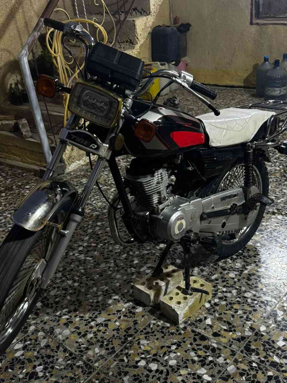 السلام عليكم دراجه تايكر للبيع 2020اوراق اصولي الدراجه كامله امكمله كهربائيات شلعه اومعدل  السعر 400اوبيهه مجال حك الجيه رقمل الهاتف ***********
