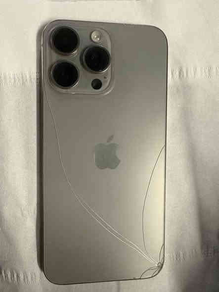 ايفون 15برو ماكس 
نضيف فقط هذا لكسر كلشي ما بدل بيه 
نسخة ZA دبل سيمكرت 
ذاكره 256
بطارية 91
تواصل فقط ع واتساب 
***********
تليفون نضيف لطار مابيه اي شخط وشاشة كذالك
