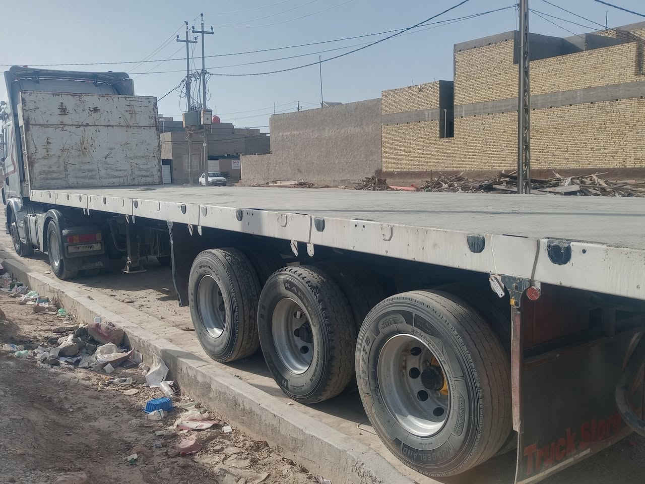 للبيع عربانه حداديه 3دناكير 14.. ثلاجه صناديك سدريه سله رجلين شغالت فول كهربايات فول كاعيه فول هوه جاهز بريك قاعده سبيرات جاهزه جاملغات واقيه 
باداره: سيد حيدر الزاملي.. 
(***********)
(***********)
