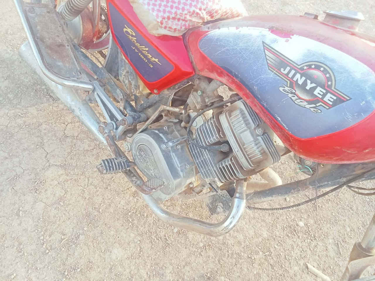 السلام عليكم دراجه جني للبيع مناسبه شغاله سلف ب 200وبيهه مجال دلي عباس المنصوريه


**إذا كنت صاحب هذا الإعلان وتريد حذفه لأي سبب، رجاءا أرسل رسالة إلى الدعم الفني**