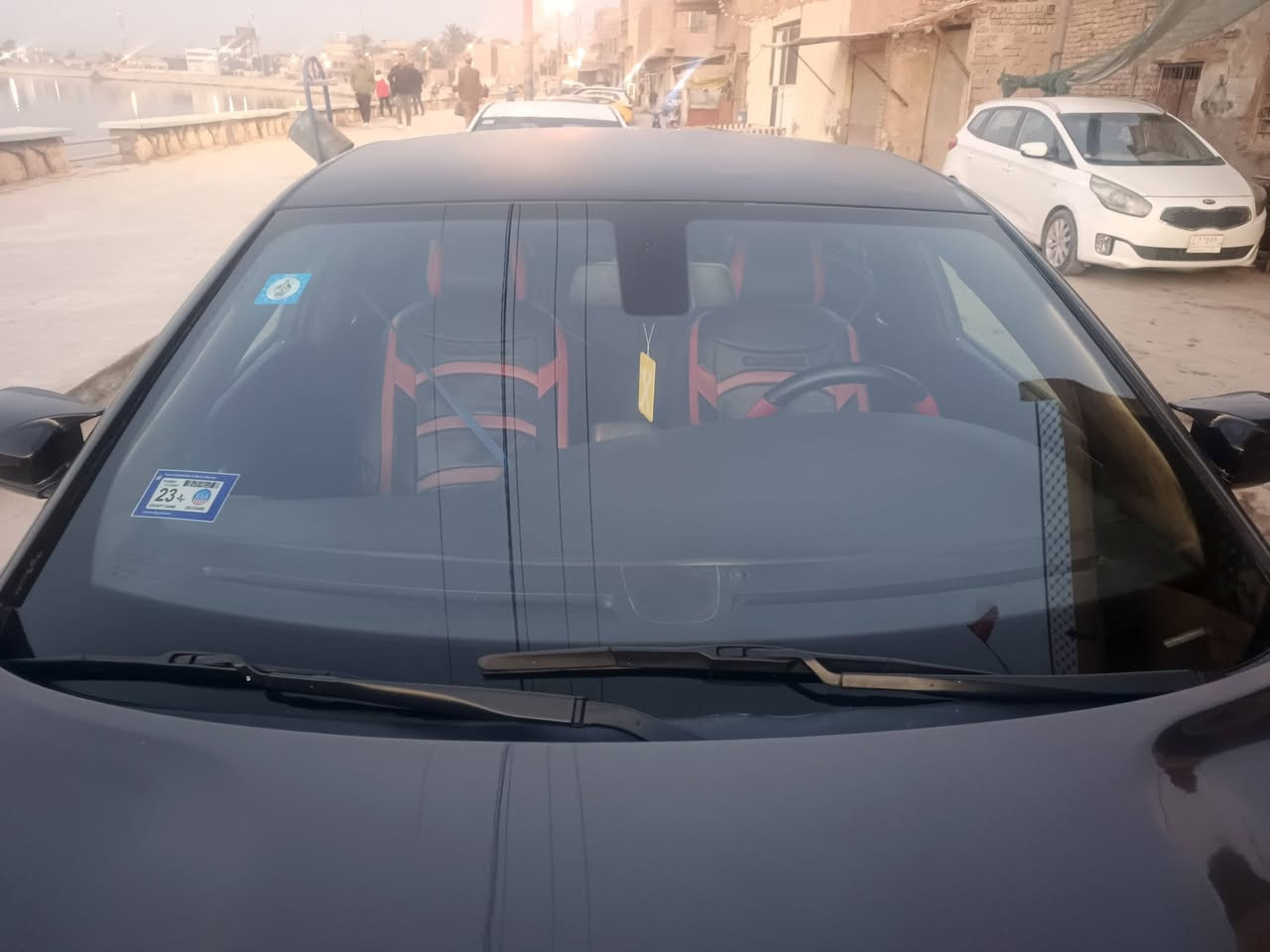 للبيع جارجر موديل 2016 السياره حلوه مال بيت بجم كبس وصار بيه حادث بلعراق جاملغات وقبق جنطه بجم كبس السياره بوليسي هيمي 8 سلندر 5و 700 السياره خير من الله كفاله كير مكينه حداديه كامله جديده قبل يومين من مسويه السياره بسمي تحويل نفس اليوم  وسونار السياره بلمنشون محدث بنيد بس ونصبغ بجم كبس ***********
