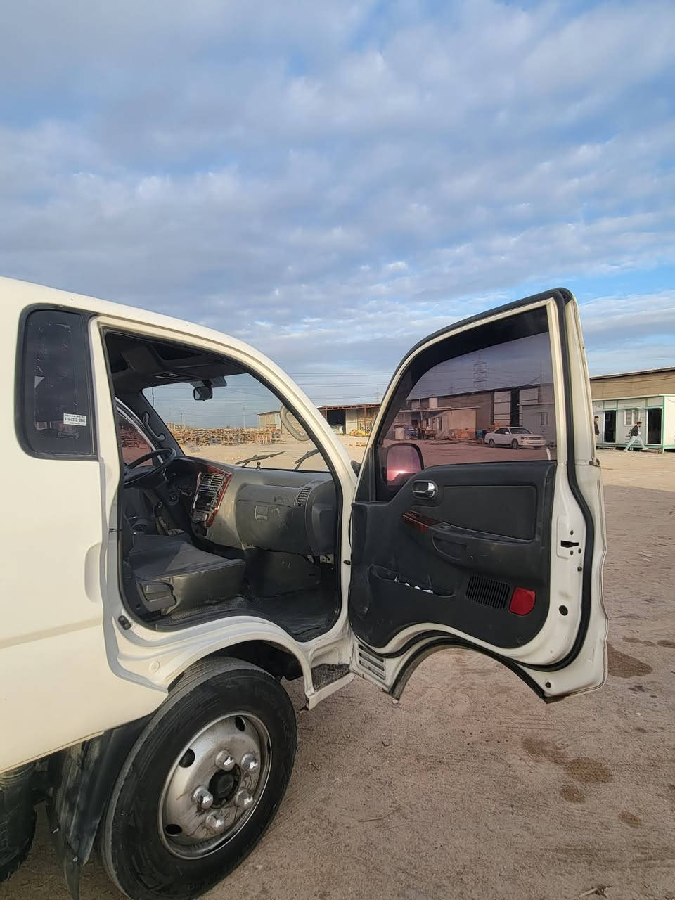 كيا حمل فحل موديل
١٤ الاصل  سياره جديده فول  محرك مسكر  سبلايين 
تخم تاير جديد تغليف بدي جديد. باتري جديد  سياره حلو و نضيفه حيل  ما مشتغله با العراق فول واحد على واحدسعر ٦٨ ورقه و بيه مجال عنوان با النجف ***********
