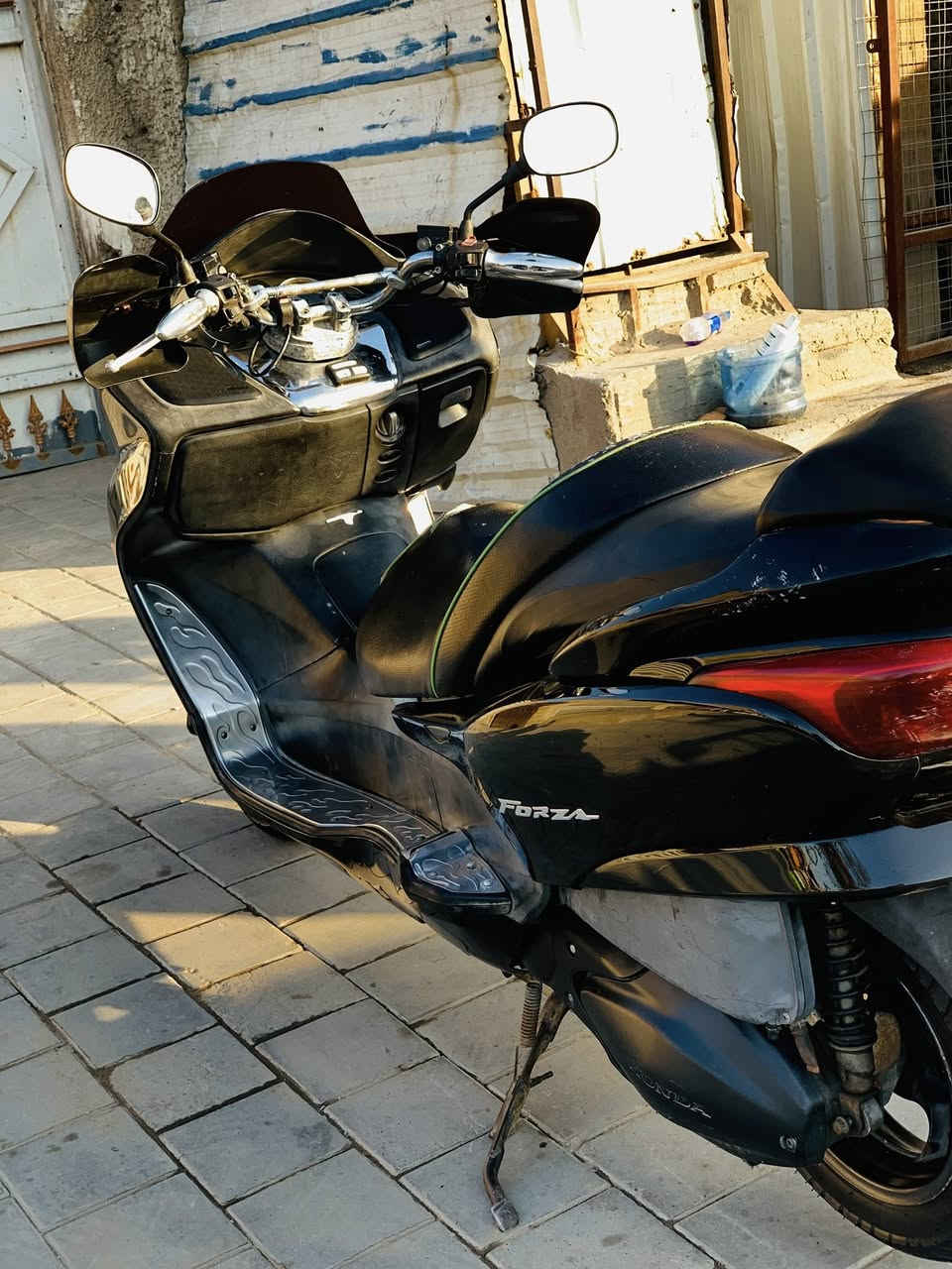 البيع فورزه عميه بلاد دراجه مكفوله عام سماعت شغاله بلاديه منضومت زنون  دراجه مرقمه بسمي تحويل ثاني يوم رقم نكليزي هزه جديده سنويه جديده دراجه ماشيه 34 مابيه اي نقص كله شغاله سعره ب17 ورقه وبيه مجال ***********
