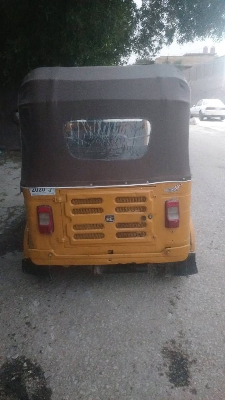 سلام عليكم  تكتك للبيع مديل 20 رقم وسنويه  مداور  ثاني يوم  تكتك حلوه كبل للشارع  مكان  كربلاء حي العسكري  السعر 5700 وبيه مجال قليل  ما اجاوب  خاص  هاذه رقمي ودك علي ***********
