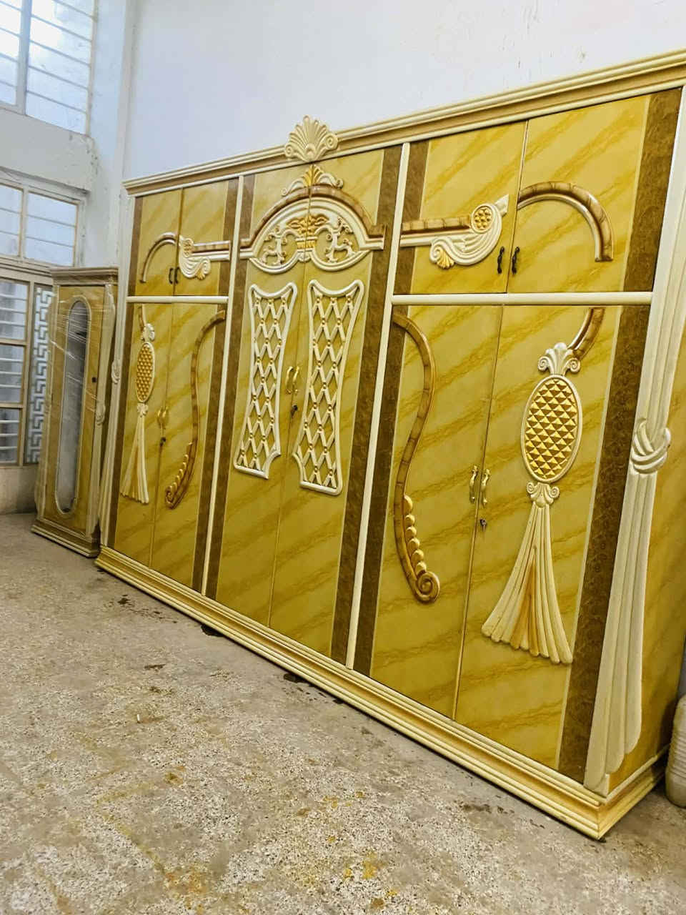 غرفة نوم عراقي مستخدم اخو الجديد وباسعار مناسبة شغل درجة اولى مرتب ضهر جرجوبة توصا  احطاطة صاج خارج 
السعر 800 وبيها مجال للطيبين 
رقم الهاتف ***********
