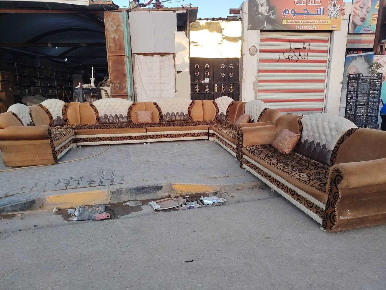 تخم قنفات تسكام درجه اوله ثقيل مابي اي ضرر نظيف وجاهز يتكون من 7 قطع. 18 نفر.. 12 متر السعر 350 وبي مجال  
المكان نجف حي العسكري كبل شارع السبسيس قرب السوق المحضر للستفسار *********** واتساب
