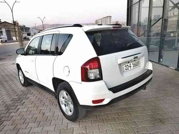 جیپ کۆمپاس2017 ڕەنگی سپی بەفری گێڕ ئۆتۆماتیک و دەبڵ گێڕ ABS  ESP AUX شاشە ئاپاد وکامێرە تحکم سوکان و تەحدید سورعە ئاوێنە هیتەر و سویچ شەغال توڵی سەقف و چەندین موا سەفاتی تر... تەبرید و گێڕو مەکینە و غەرامەو تەحویل هەمووی بەشەرتە سەنەوی تا۲۰۲۹ تازەیە تەنها بۆنیدی بۆیاغە لەگەڵ دوو پەڵەی نێوان دەرگاو چەمەلەغی سەکن . سەیارەکە هیچ ئێرباگیکی نەتەقیوە بەشەرت هەمووی شەریکەیە و ناو گرتنی نیە ... نرخی 117بۆ زانیاری زیاتر  ***********
