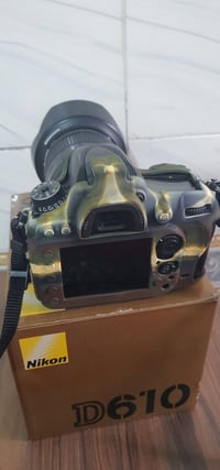 كامره نيكون ٦١٠  جيلاتين   عسكري الشتر ٥٥كي  فول فريم كامل ملحقات لاصل...