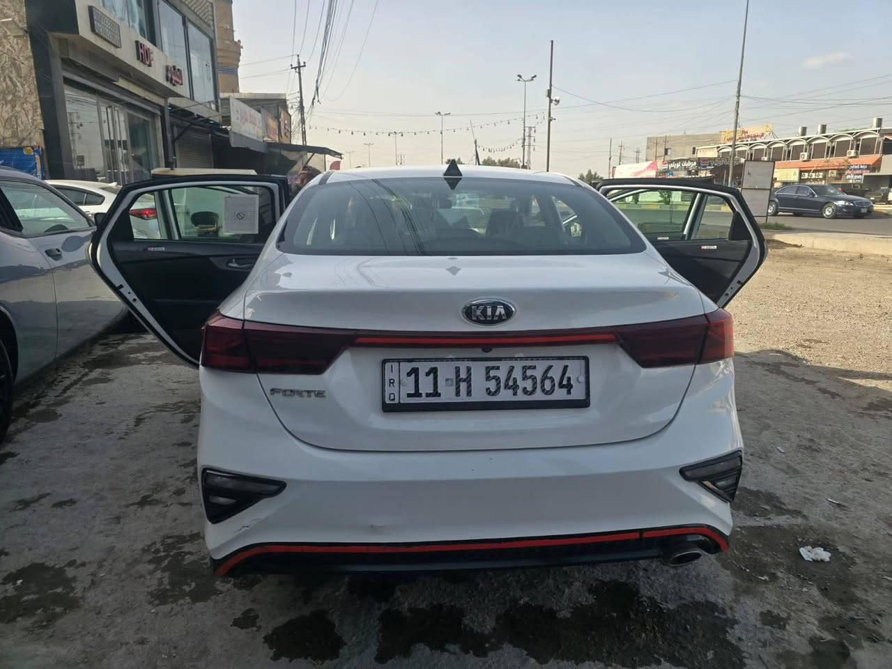 السلام عليكم كيا فورتي موديل 2019 حادثه جملغ وباب بدون ايرباك ماشيه118 الف نص فول محرك 2000 دوش  تخم تاير صدر كله جديد كامره دواره شاشه كار بلي رقم بغداد تحويل مباشر سنوي ل 30جاهزه من كلشي ليبل واحد سياره ماعده الجملغ سونار مرفق مع الصور السعر ب 128 وبيه مجال حك الجيه  العنوان بغداد الزعفرانية ***********
