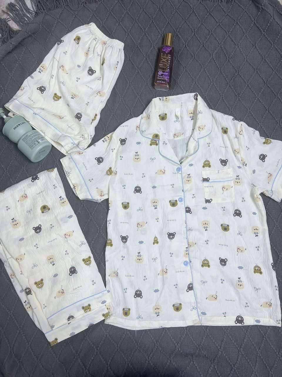 بجامة ٣ قطع قماشها كريشة
تلبس قياس xl و xxl
خامة باردة تجنن 
موجود توصيل بسمايا وبغداد ومحافظات


**إذا كنت صاحب هذا الإعلان وتريد حذفه لأي سبب، رجاءا أرسل رسالة إلى الدعم الفني**