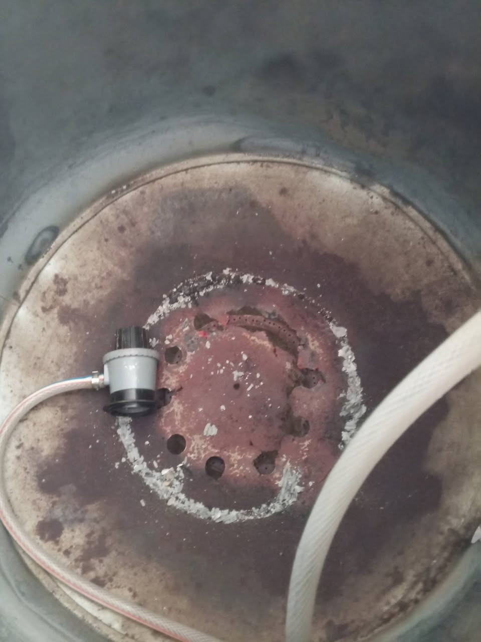 السلام عليكم عندي تنور للبيع شغال بس هاي البنوص تنور فول السعر 25الف قفل العنوان  كاطون الرازي ***********
