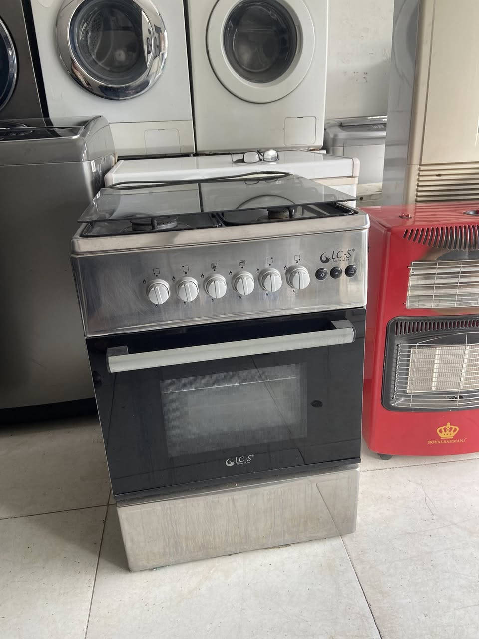 للبيع اثاث مستعمل
المكان هفلان قرب جامع سيد طيب 
الاستفسار 
***********واتساب
