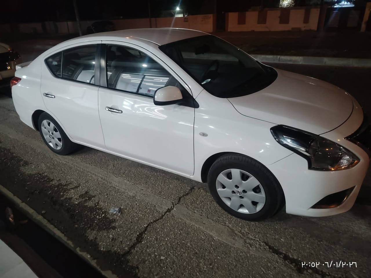 السلام عليكم ورحمة الله وبركاته
سيارة للبيع نيسان سني هندي 
سيارة موديل....... 23
السيارة كلش نظيفة جدا اخت الكلين 
سيارة تبريد تدفئة قفل مركزي 
سيارة كلش جديدة 
بيها رصعتين فوق باب السايق بالتكمة 
ورصعة باب السكن وشخط بسيط 
سعر 128 بيها مجال شي بسيط 
للاستفسار اتصل 
***********
