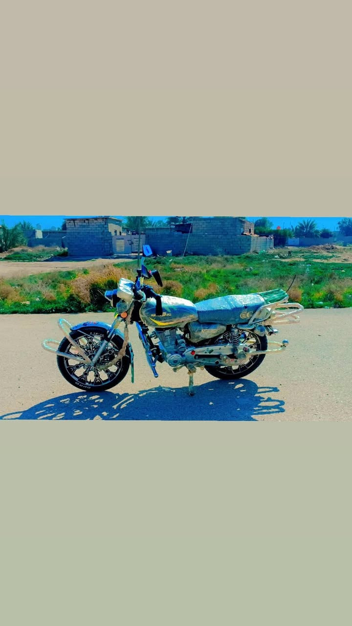 السلام عليكم شباب درجة للبيع نامة برو 2025 مجمبزة فول نشرات الوان وأشارير كلة شغال تأيرات جدد حجم المحرك 200 مكفول من كلشي مثل ماواضح  اوراق كاملة مكفولة من كلشي واحد على واحد السعر خاص مكاني ديالى ناحية السلام اتصل ودلل***********
