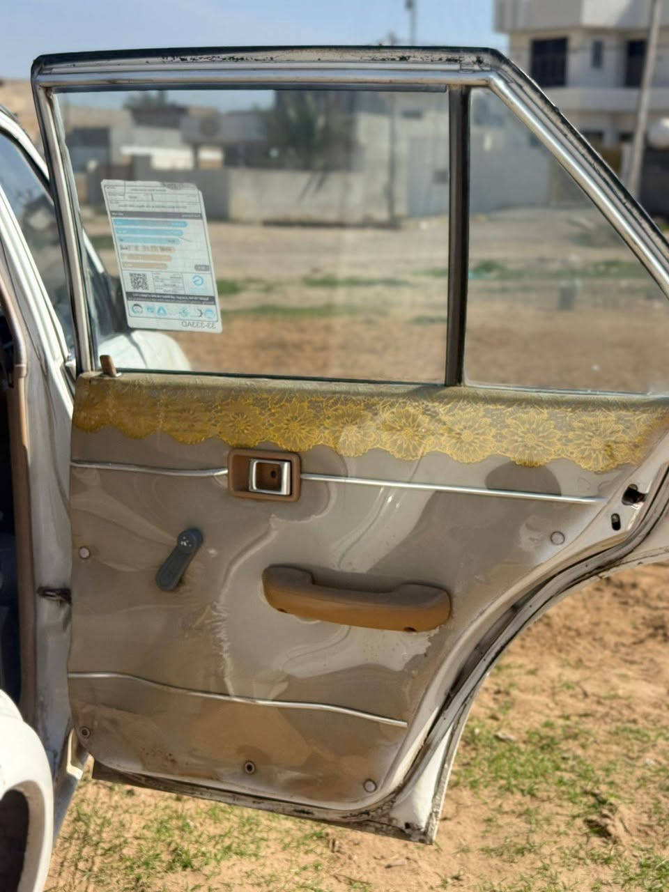 السلام وعليكم 
كرونه موديل 81 مصبوغه عام 
تخم تاير مكينه كير خير من الله 
غرفه حلوه صدر نص عمر 
مكلف بلنشر 
رقم صاحبه ***********
السعر 35
