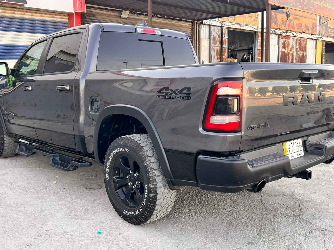 دوج رام فة ريبل موديل 21 فول مواصفات فتحه كشن تتفه تبريد رادار  حساس امامي خلفي فتحة  حادث جاملق وبنيد والباقي كفاله  السعر 320 وبي مجال ***********
