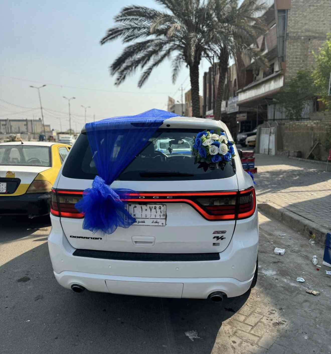 السلام عليكم
دورنكو 2018 .  RT. 5700 حادثه امريكا الجاملغ ال ايسر امبدل. السياره صار بيه. حادث بسيط. بل عراق دعاميه وطكن الايرباكات وحدثته  2023.   

 السياره. عليه برمجه. متكامله فتح سرعه ومراوح وحماوه. . بلكات. ريسنك. ولف حماوه ريسنك عبوه فيتبم جديده 

————————————————

#الــمــواصــفـــات :-

{1} محرك 8  سلندر 5700  هيمي 

{2} كشنات جلد (اصل)

{4} كاميرا دواره ستيرن

{5} شاشه كبيرة للتحكم في ايعازات 

{6} تبريد 3 قطع

{7} لايت زنون 

{8} عداد المسافات160 الف ميل

{10} سستم صوت متكامل

{11} تحكم سترين جهتين شفتات

{12} نضام ABS مانع انزلاق

14 كشن كهرباء

{15} جنطة كهرباء

{16} بصمة 2 باب

{17} اشاير بالمري

{18} تشغيل عن بعد

{19} حساسات خلفية اصل

{21} كشنات تدفئه تبريد و ستيرن تدفئة 

22 فتحة سقف

السعر  عل خاص كلش مناسب

___

***********

مكان السيارة بغداد الدوره
