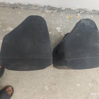 زوج سماعات للبيع السعر ٢٠٠ الف 07729600001