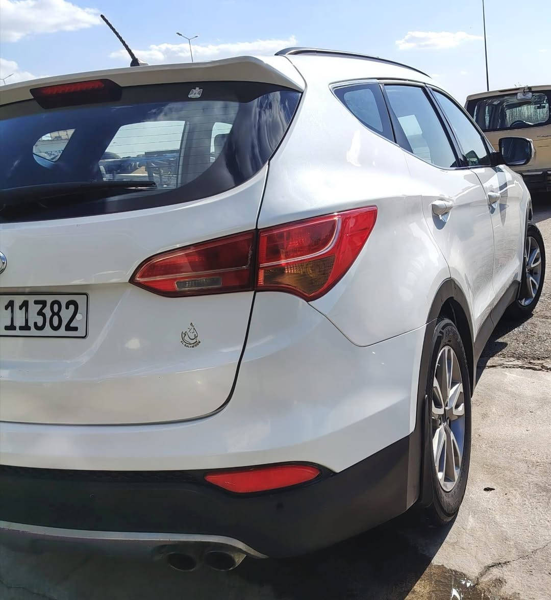 السلام عليكم
سنتافي 2014 خليجي
سبعه راكب سنويه
وهزه جديده وبسمي
محرك 2400 اربع سلند
تلث قطع تبريد ثلج
سيارة عائلية مريحة
نظام النقطة العمياء
نظام ECO لتوفير الوقود
الا مقاعد سيارة مخمل
حساسات خلفية
أوتوماتيك 6 سرعات
السعر 115 وبيهه مجال بسيط
مكان واسط الصويره الاستفسار
***********
