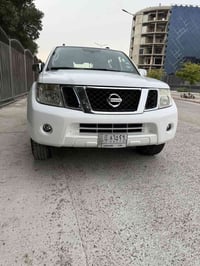 للبيع نيسان باتفندر موديل 2012 خليجيه مكينه 6 سلندر كير مكينه تبريد صد...