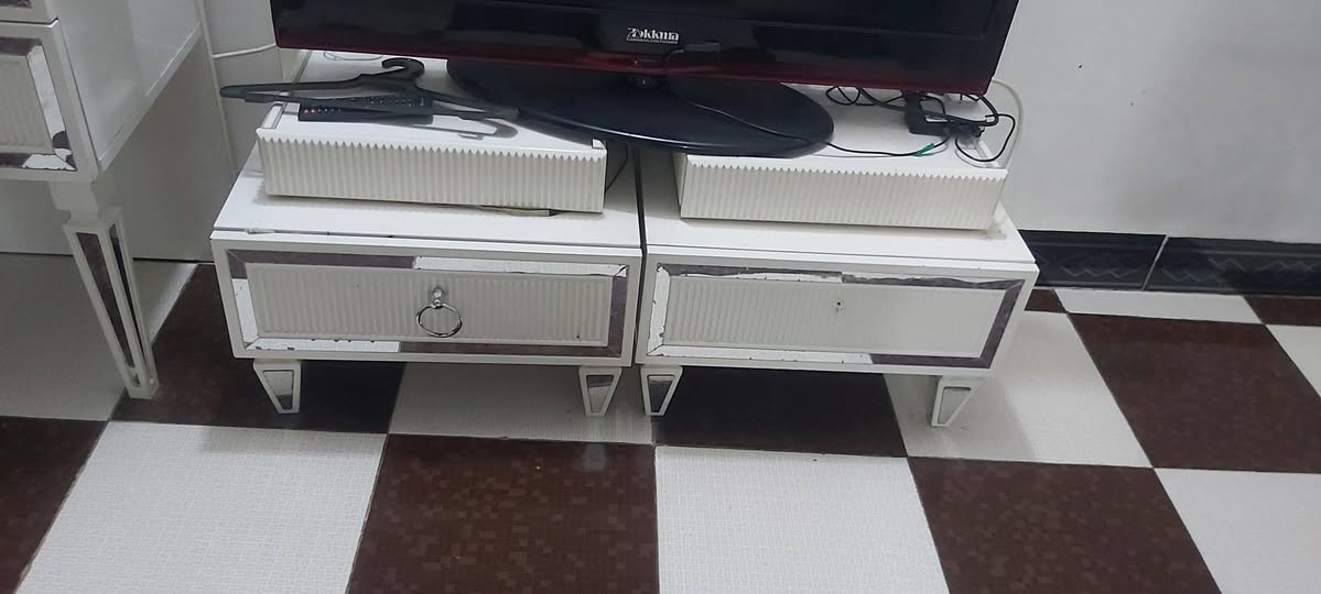 السلام عليكم غرفه نوم للبيع تركي السعر ٦٠٠٠٠٠ ألف وبيها مجال رقم الموبايل ***********
