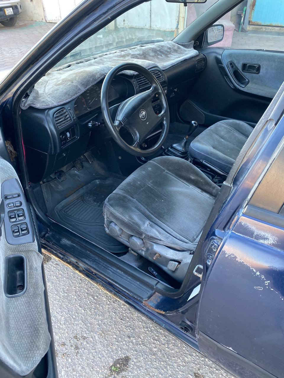 السلام عليكم 
نسيان سني 1991
تبريد شغال 
سياره بلاد ممصبوغه 

السعر 30
العنوان محموديه 
***********
